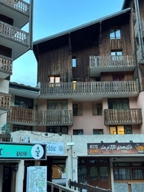 F2 4/5 PERSONNES VALFREJUS